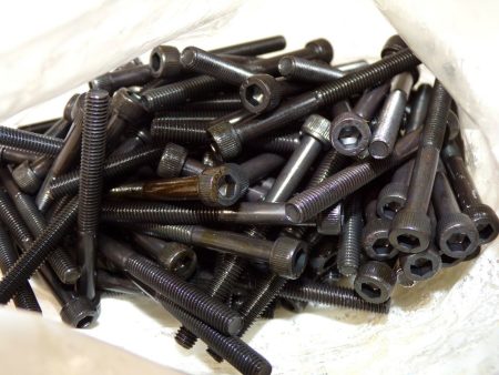 #10-32 x 2  Socket Head Cap Screws QTY 100, 4XU49 (183403999236-Y13 (C)) For Sale